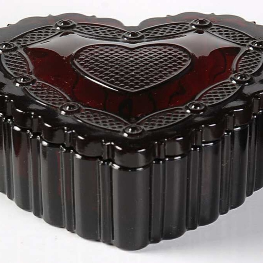 AVON Cape Cod Ruby Heart dish with lid